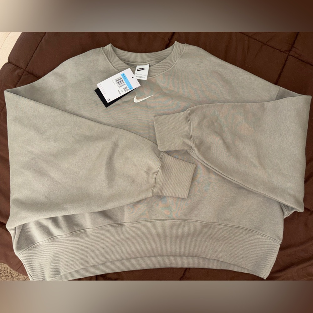 NWT Nike Crewneck Sweatshirt